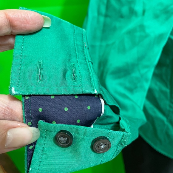Banana Republic button down green blouse - Picture 4 of 5